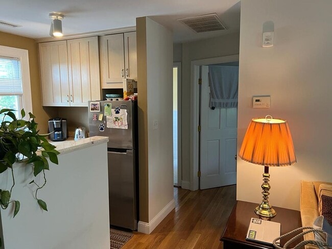 Building Photo - AVAILABLE FOR RENT!!! Well maintained 1 Be...