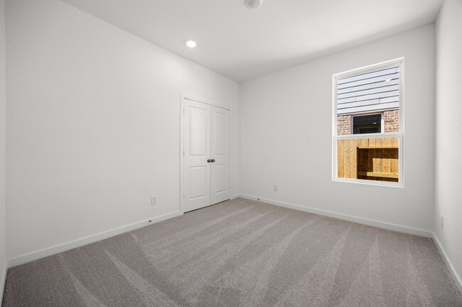 Building Photo - 28947 Rustic Robin Ln