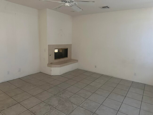 Building Photo - 79528 Morning Glory Ct
