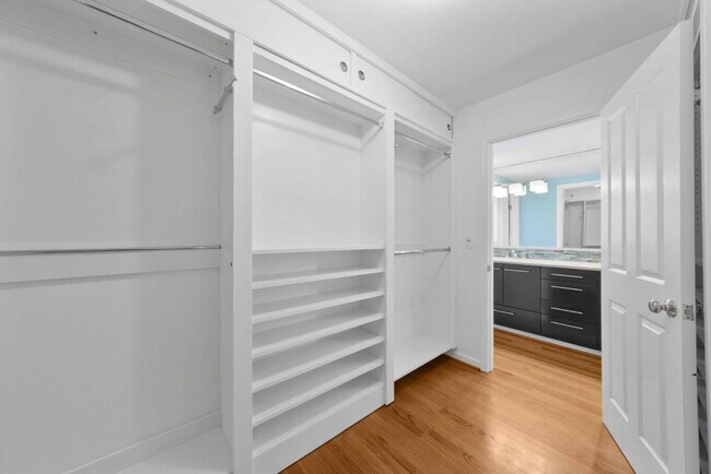 Building Photo - 7175 Red Holly Ct