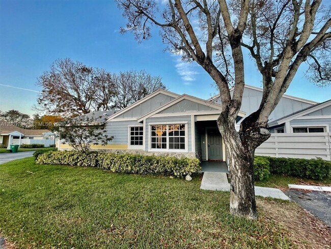 Building Photo - 13754 SW 147th Cir Ln