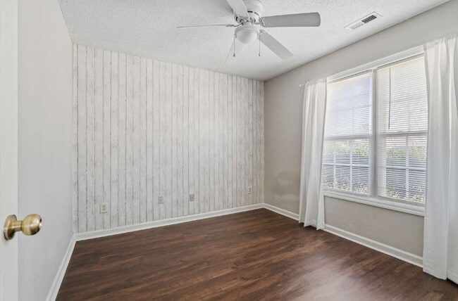 Building Photo - One-Story 3-Bedroom Home in Heart of Knightdale