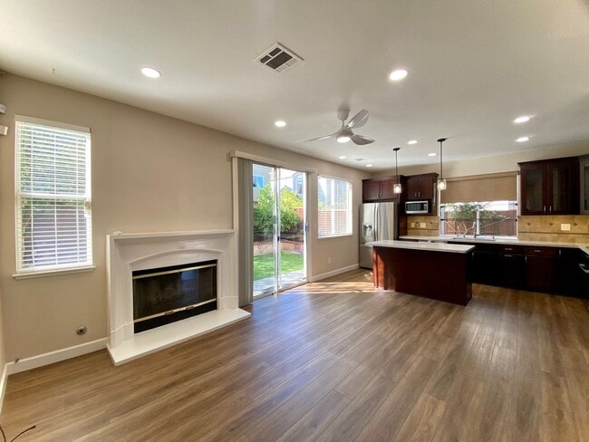Building Photo - Gorgeous 4-bedroom Ardenwood Home for rent...