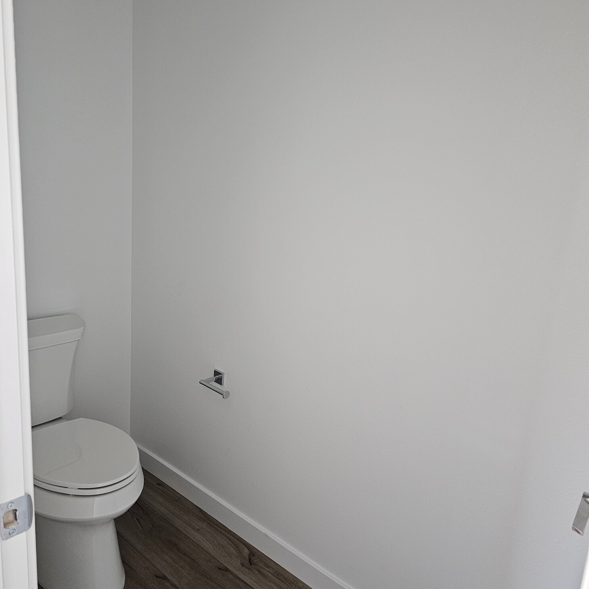 Master's toilet - 415 Willow Run Ln