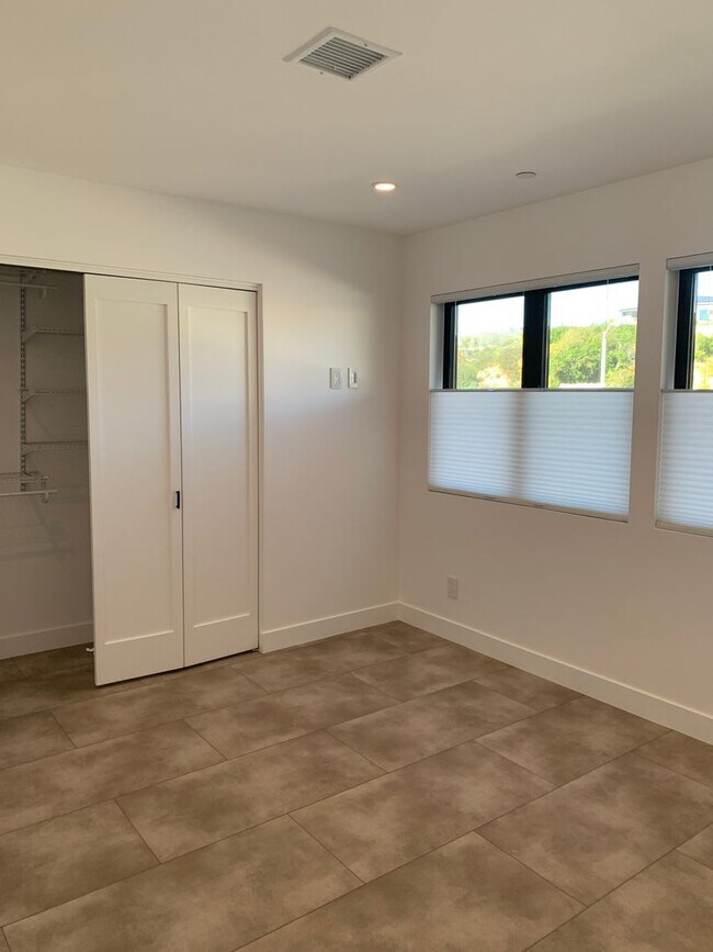 Building Photo - Clear Point Home - Ventura- Ocean Views - 4+3.5