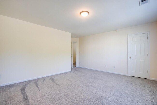 Building Photo - 2565 Vistoria Dr