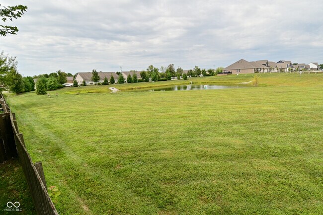 Building Photo - 916 Bentgrass Dr