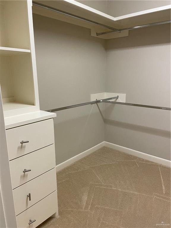 Building Photo - 20 E Thornhill Ave