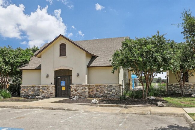 Building Photo - 1996 Brandywine Dr