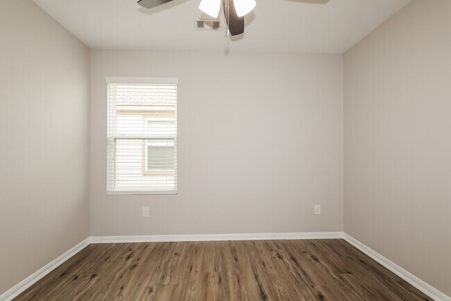 Building Photo - 9943 Chimney Swift Ln