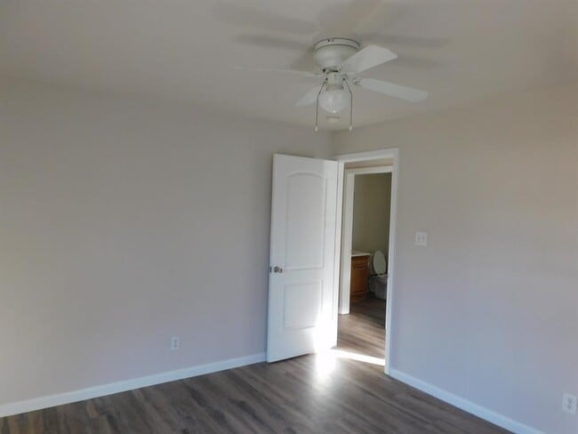 Building Photo - 1320 Green St