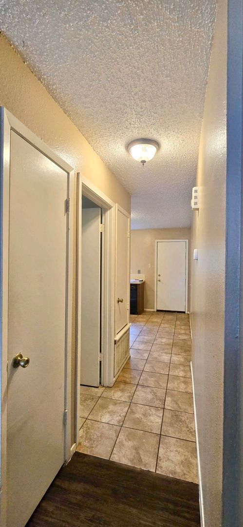 Building Photo - Tour Today! 2/1.5 Townhome in Longview