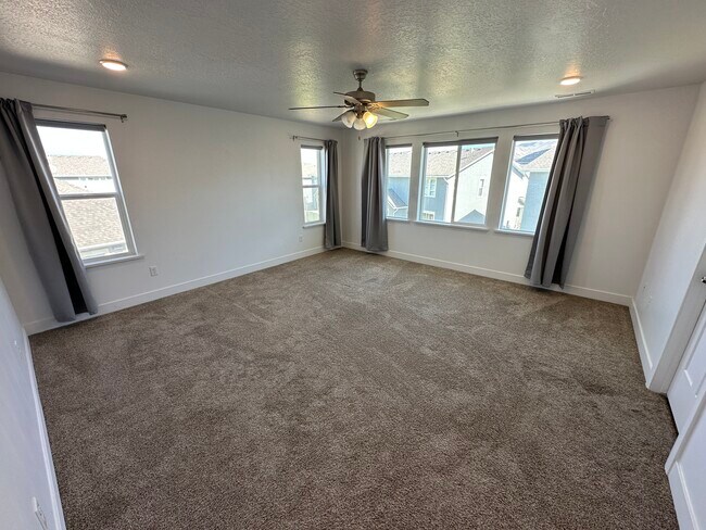Building Photo - 3306 Eagle Mountain Town Home