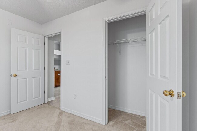 Building Photo - 742 Saltair Ln