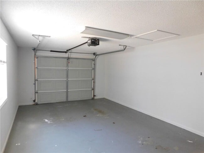 Building Photo - 22 Copper Creek Dr