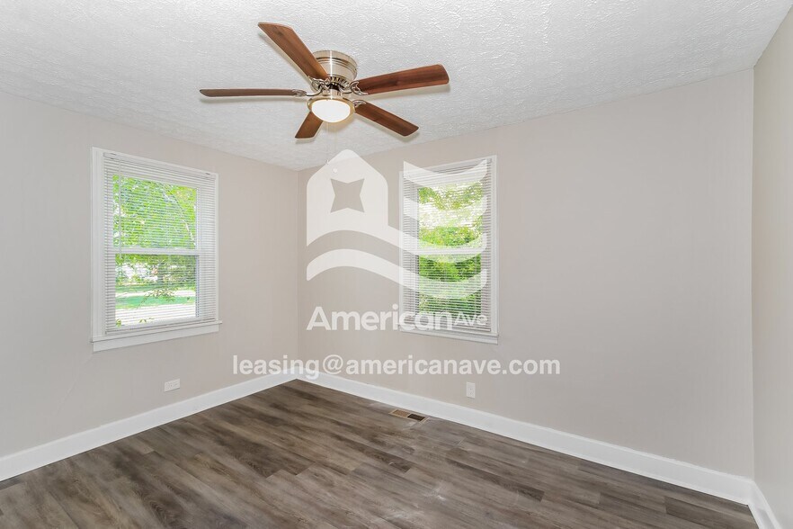 Building Photo - 2210 Tudor Dr