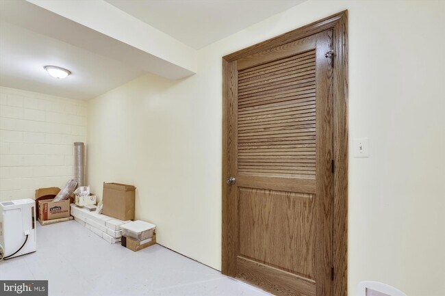 Building Photo - 6403 Tone Dr