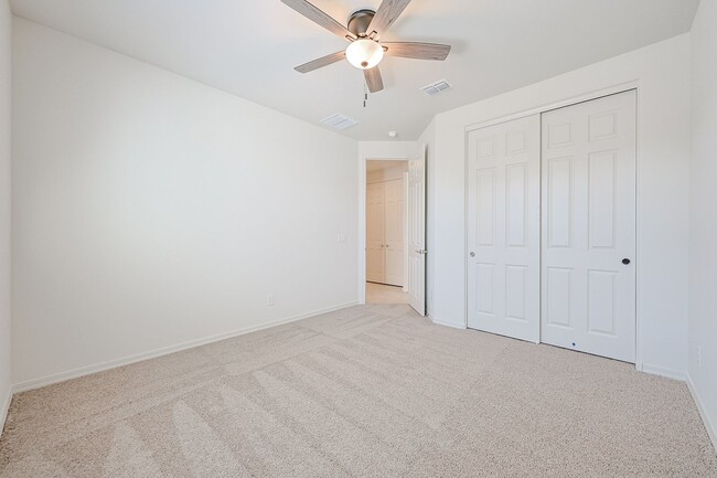 Building Photo - Beautiful 4 Bedroom Home in Aloravita Community