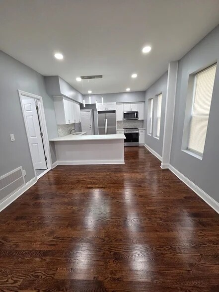 Building Photo - 241 16th Ave