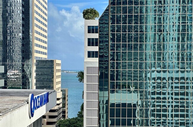 Building Photo - 1010 Brickell Ave