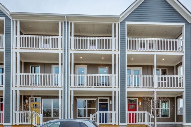 Primary Photo - 2316 E 18th St Pl