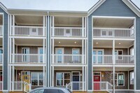 Building Photo - 2316 E 18th St Pl