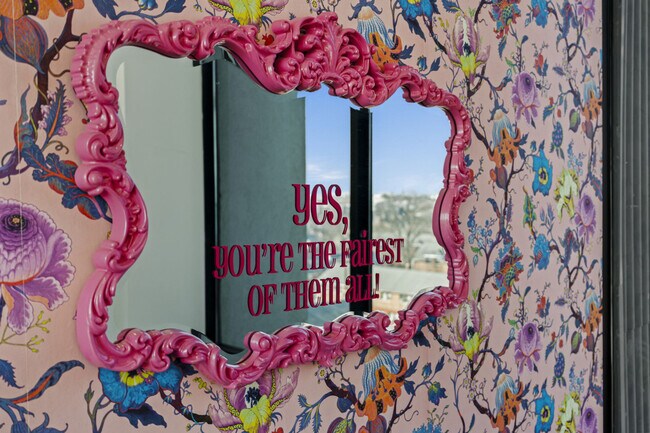 Building Photo - 501 N Perth St