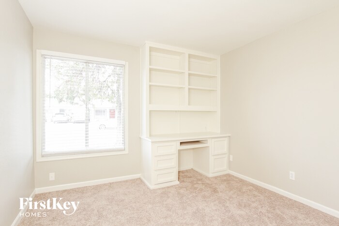 Building Photo - 11631 N 58th Dr