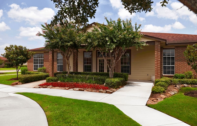 Building Photo - Simmons Gardens