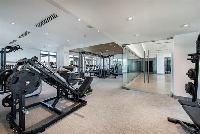 Building Photo - 300 Sunny Isles Blvd