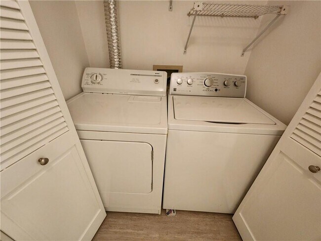 Building Photo - 199 14th St NE