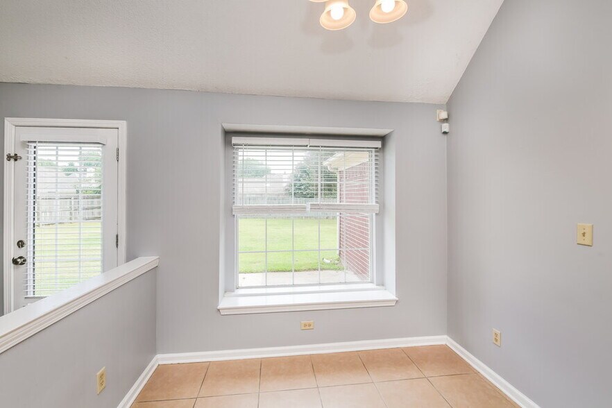 Building Photo - 11203 Cashmere Wood Dr