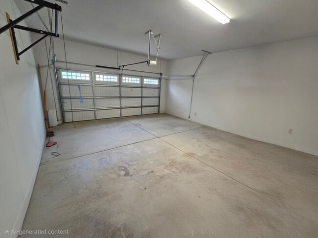 Building Photo - New Listing!!