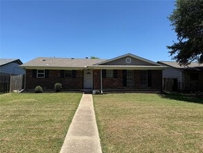 Building Photo - 10541 Cradlerock Dr