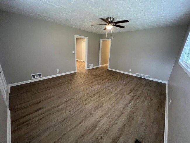 Building Photo - 1 Esquiline Ct
