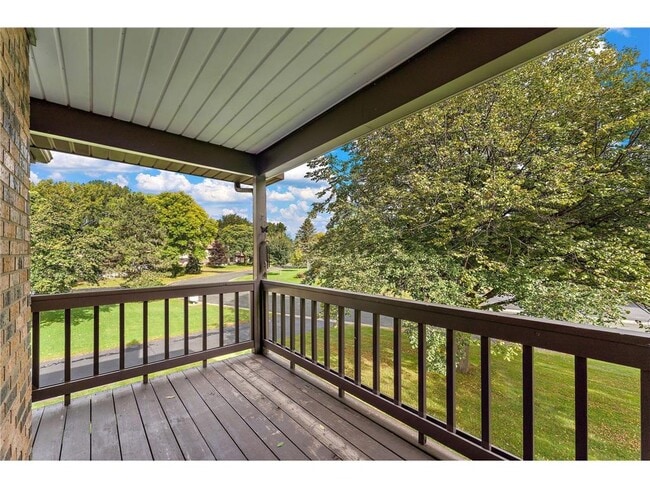 Building Photo - 560 Donegal Cir