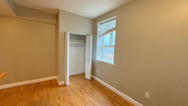 Building Photo - 312 Shirley St