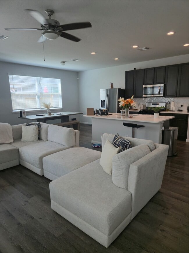 Building Photo - 3907 Faletti Dr