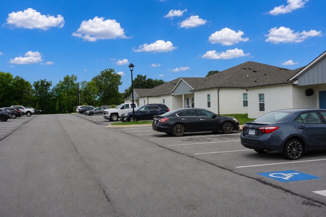 Building Photo - 1796 Riverview Dr