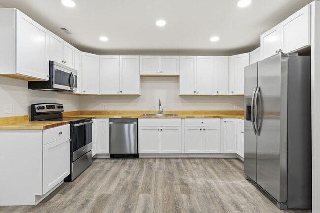 Building Photo - 6008 Champion Rd