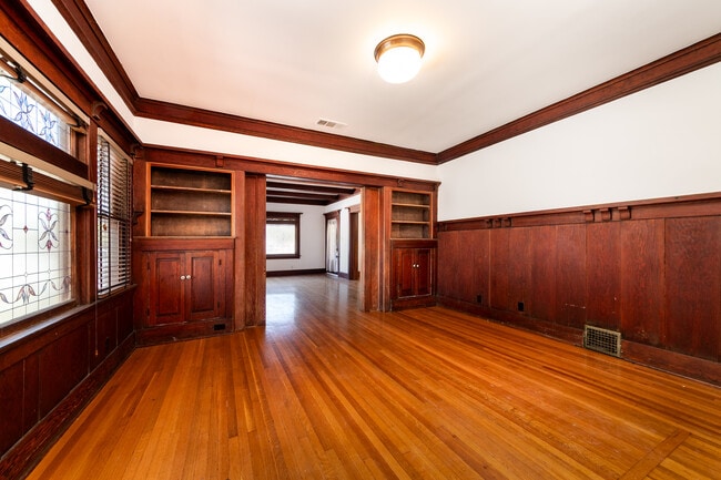Building Photo - 1635 S Wilton Pl