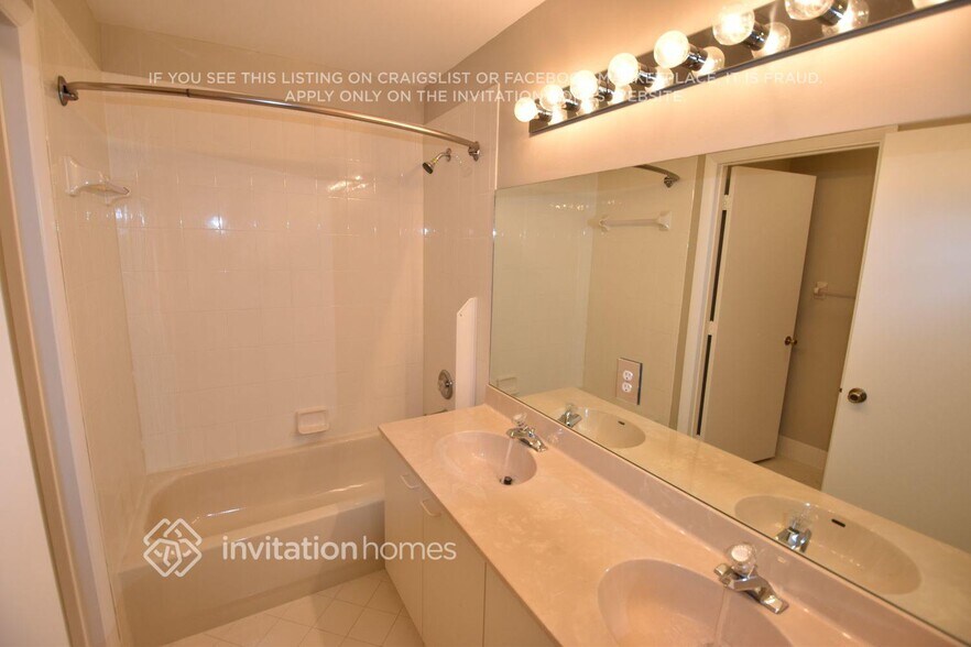 Building Photo - 6151 Branchwood Dr