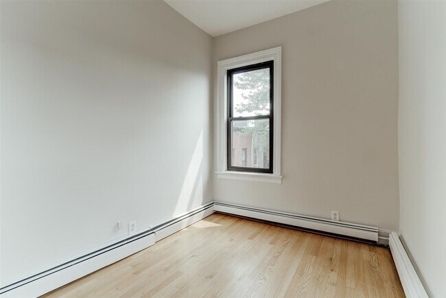Building Photo - 465 Jersey Ave