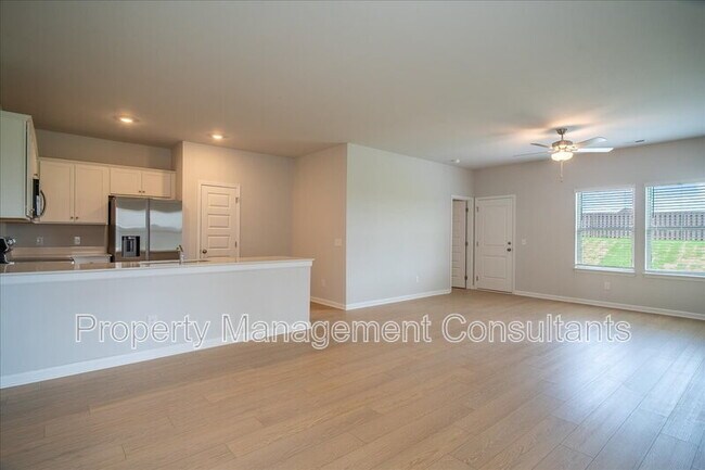 Building Photo - 22845 Dashwood Ln