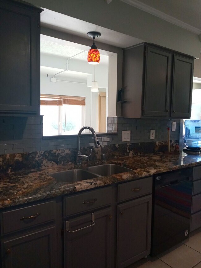 Building Photo - RIO RANCHO-FOUR BEDROOM HOUSE-Furnished