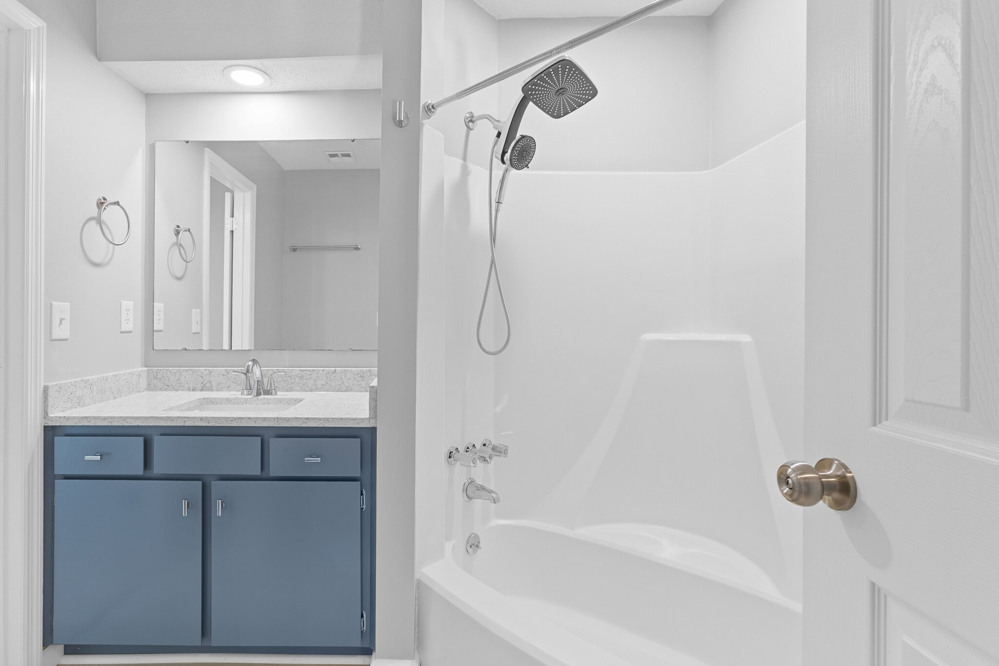 Upstairs Bathroom - 22 Maplecrest Dr