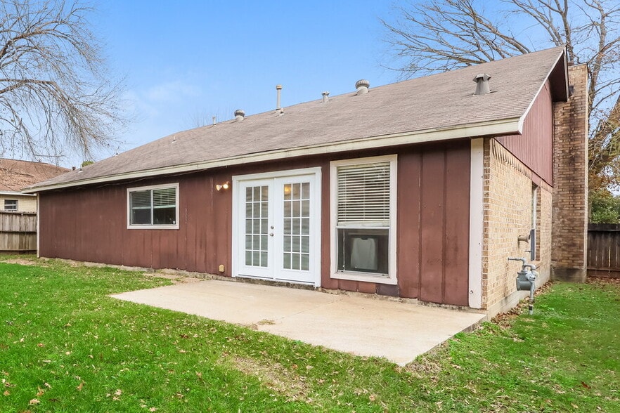 Building Photo - 23219 Timberbrook Dr