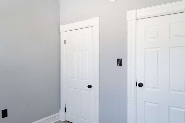 Building Photo - Student Housing Near the University of Dayton – Rent is $750 per bedroom (3 students), total leas...