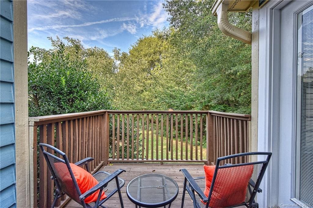 Building Photo - 3300 Selwyn Farms La