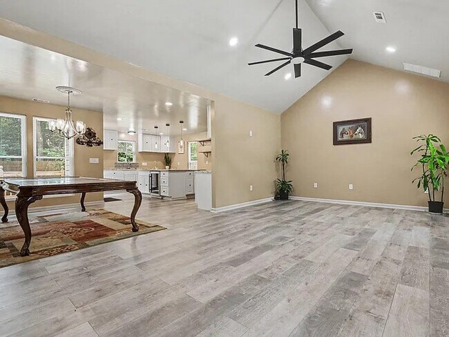 Building Photo - Lease OR Lease to Own